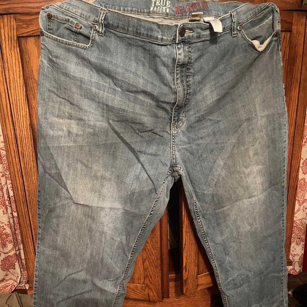 56x30 Men's True Nation Light Wash Relaxed Fit Blue Jeans